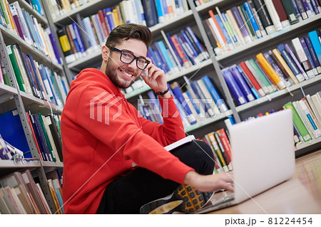 the students uses a notebook, laptop and a school library the students uses a notebook, laptop and a school library 81224454