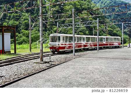 黒部渓谷トロッコ電車 2500型リラックス客車(森石駅) 黒部渓谷トロッコ電車 2500型リラックス客車(森石駅) 81226659