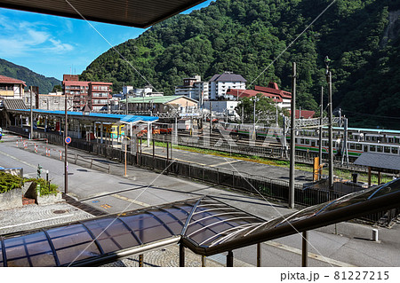 宇奈月温泉駅と温泉街の写真素材 宇奈月温泉駅と温泉街の写真素材