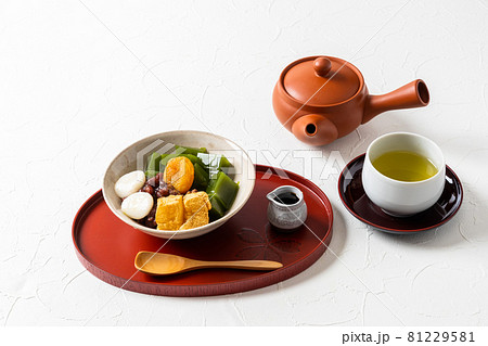 抹茶の和スイーツ　traditional Japanese Sweet taste desert 81229581