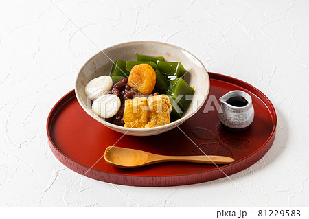 抹茶の和スイーツ　traditional Japanese Sweet taste desert 81229583