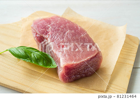 豚ももブロック肉 豚ももブロック肉 81231464