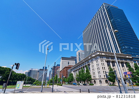 東京　丸の内のビジネス街の風景 81231818