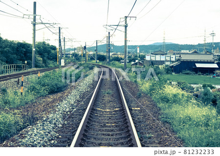 日本の岡山県の美しい線路 81232233
