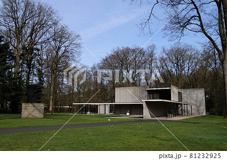 オランダ オッテルロー クレラー･ミュラー美術館の建物 81232925
