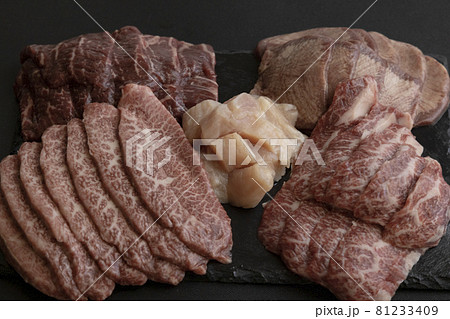 焼肉盛り合わせ 牛タン、上ミノ、上カルビ、上ハラミ、上ロース 焼肉盛り合わせ 牛タン、上ミノ、上カルビ、上ハラミ、上ロース 81233409