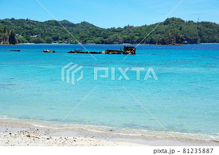 父島／境浦海岸の沈没船（濱江丸）【東京都小笠原村】 81235887