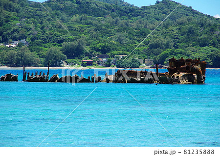 父島／境浦海岸の沈没船（濱江丸）【東京都小笠原村】 81235888