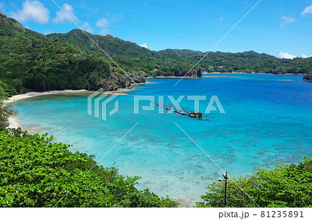 父島／境浦海岸の沈没船（濱江丸）【東京都小笠原村】 81235891