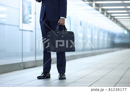 男性 ビジネスイメージ 男性 ビジネスイメージ 81236177