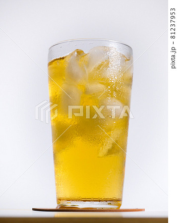 緑茶ハイ　お茶割り 81237953