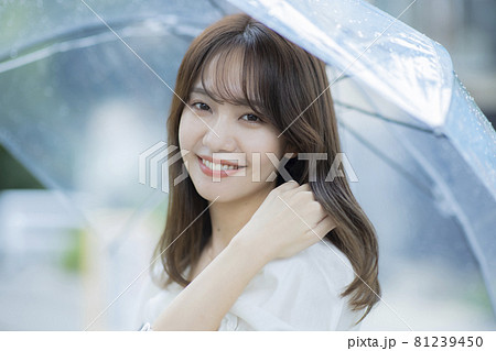 雨　女性　ヘアケア 81239450