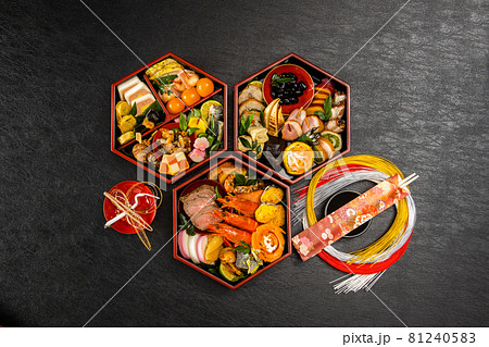 典型的なおせち料理 Japanese food New Year dishes (OSECHI) 典型的なおせち料理 Japanese food New Year dishes (OSECHI) 81240583