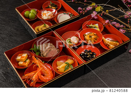 典型的なおせち料理　Japanese food  New Year dishes (OSECHI) 81240588