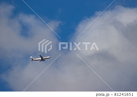 成田空港を離陸した旅客機・ジェットスター 81241651