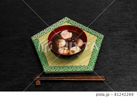 おしるこ　sweet red bean(adzuki) soup  81242269