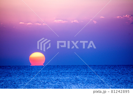 だるま夕日 81242895