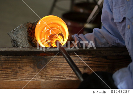 沖縄でのガラス工房 81243287