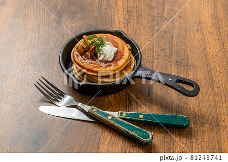 アウトドア料理 Outdoor lunch at the cottage アウトドア料理 Outdoor lunch at the cottage 81243741