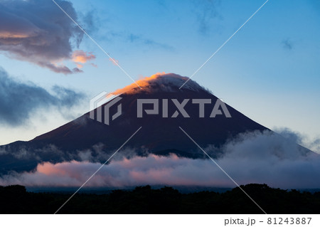 【静岡県】　富士山　精進湖　朝焼け 81243887