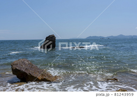 海 岩 石 81243959