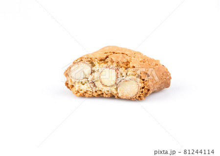 Italian cantuccini cookie with almond 81244114