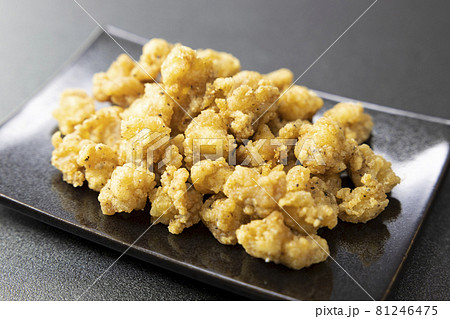 美味しい鶏なんこつの唐揚げ 美味しい鶏なんこつの唐揚げ 81246475