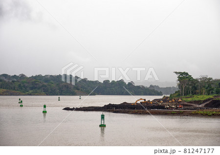 Panama - Canal Construction of the new expanded locks on the canal 81247177