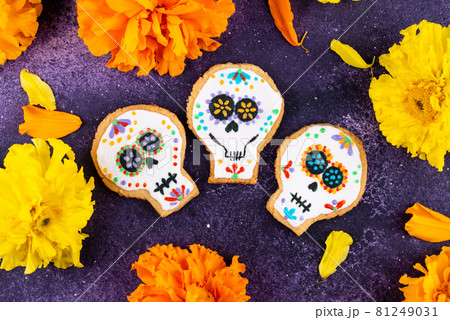 Day of the Dead cookies in shape of sugar skull. 81249031
