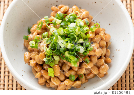 納豆(薬味は青ねぎ)。 81256492