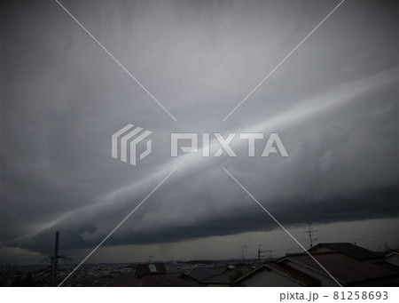 アーチ雲 81258693