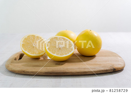 グレープフルーツ　果物 81258729