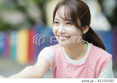 保育士 公園 保育士 公園 81259385