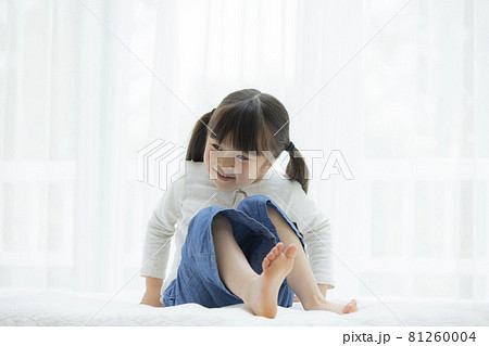 6歳の女の子 6歳の女の子 81260004