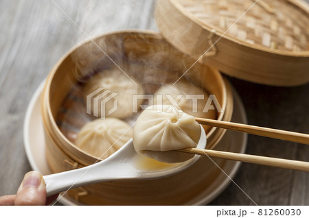 小籠包　湯気 81260030