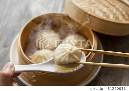 小籠包　湯気 81260031