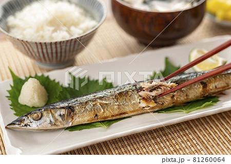 さんまの塩焼き　秋イメージ　 81260064