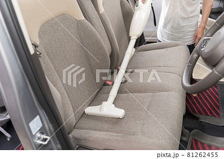 コードレスクリーナーで車内清掃 前部座席 運転席 コードレスクリーナーで車内清掃 前部座席 運転席 81262455