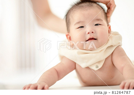 赤ちゃん 幼児 子供 81264787