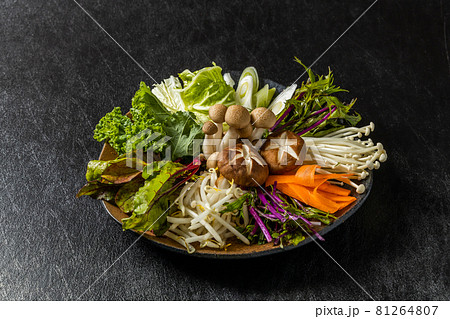 とりだんご鍋 Chicken dumpling hot pot Japanese food とりだんご鍋 Chicken dumpling hot pot Japanese food 81264807
