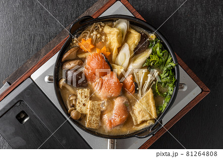 とりだんご鍋 Chicken dumpling hot pot Japanese food とりだんご鍋 Chicken dumpling hot pot Japanese food 81264808