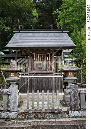 諏訪大社(すわたいしゃ)は、我国最古の神社の一つであり、全国一万有余の諏訪神社の総本社です。 諏訪大社(すわたいしゃ)は、我国最古の神社の一つであり、全国一万有余の諏訪神社の総本社です。 81268842