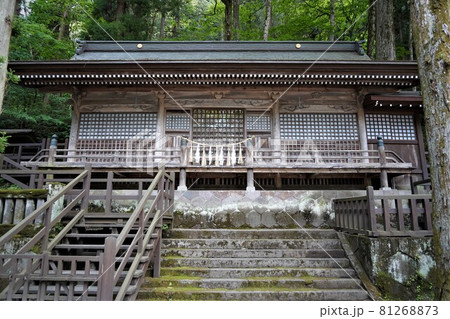 諏訪大社（すわたいしゃ）は、我国最古の神社の一つであり、全国一万有余の諏訪神社の総本社です。 81268873