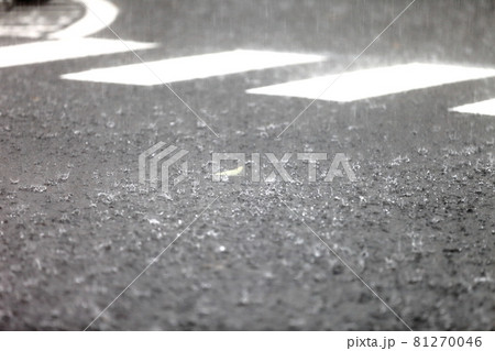 土砂降りの雨 イメージ 土砂降りの雨 イメージ 81270046