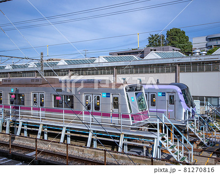 引退する8000系と新型車両18000系 半蔵門線 引退する8000系と新型車両18000系 半蔵門線 81270816