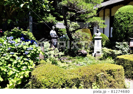 群馬県高崎市倉渕町・曹洞宗東善寺小栗上野介の銅像 81274680