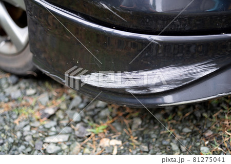 傷ついた自動車 傷ついた自動車 81275041