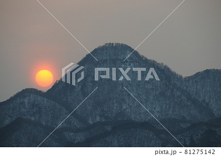 南昌山に沈む太陽 81275142