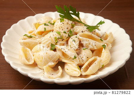 コンキリエのポルチネチーズソース 81279822