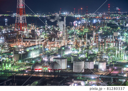 《三重県》四日市の工場夜景・コンビナート 《三重県》四日市の工場夜景・コンビナート 81280337